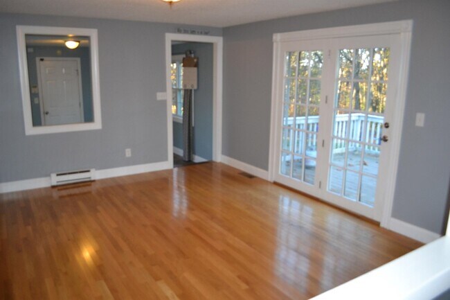 Building Photo - 10 Madden Rd