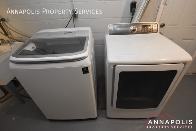 Building Photo - 757 Warren Dr
