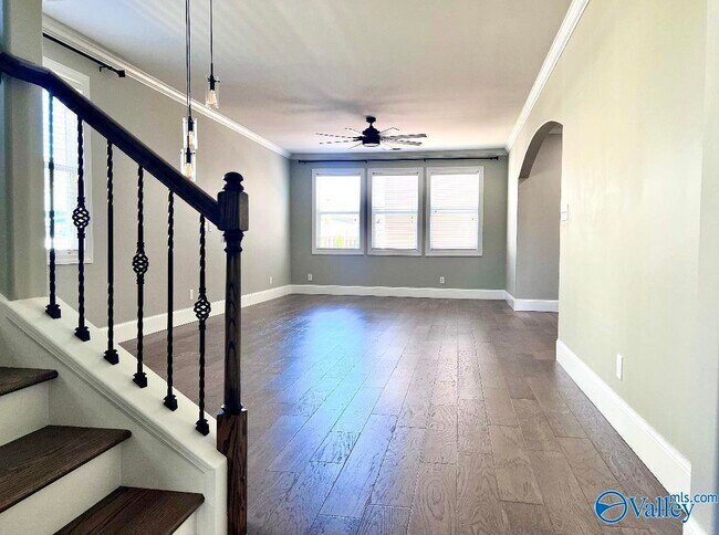 Building Photo - 1111 Pegasus Dr NW