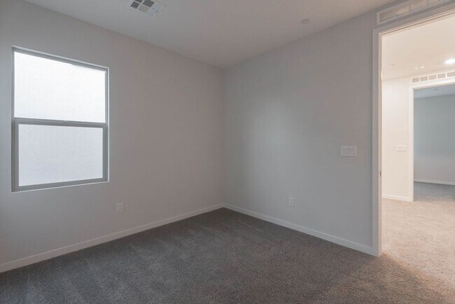 Building Photo - 11620 Desert Hollow Avenue