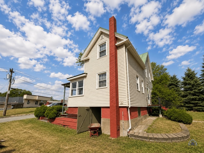 Building Photo - ? Your Next Home Awaits – 3 Bed, 1.5 Bath Single-Family Rental!