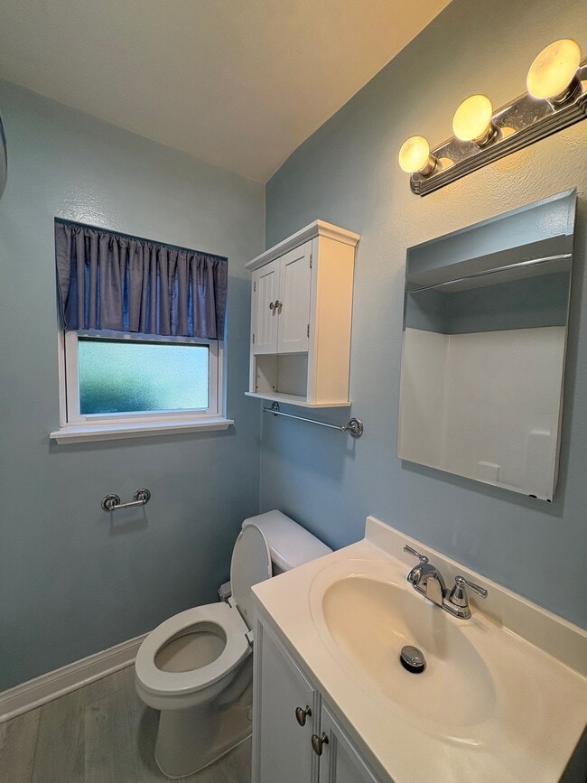 Building Photo - 5874 Bowcroft St