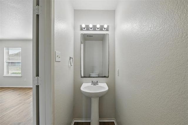 Building Photo - 318 Chisholm Trail