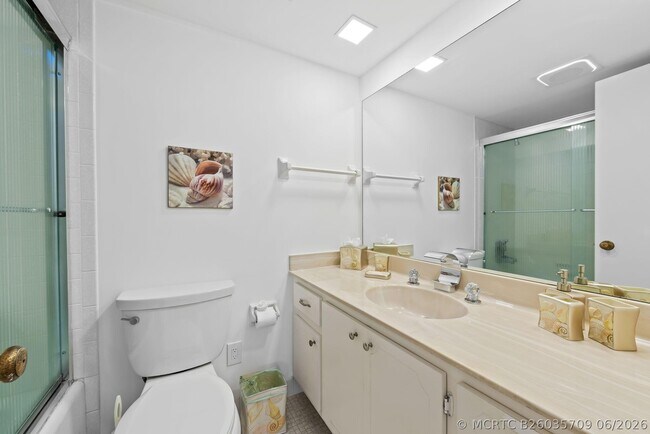 Building Photo - 3300 S Ocean Blvd