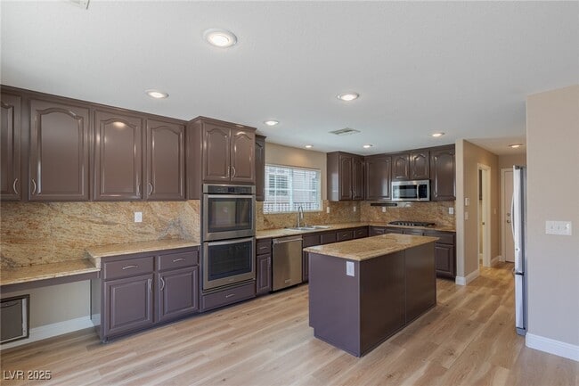 Building Photo - 1130 Grove Park St