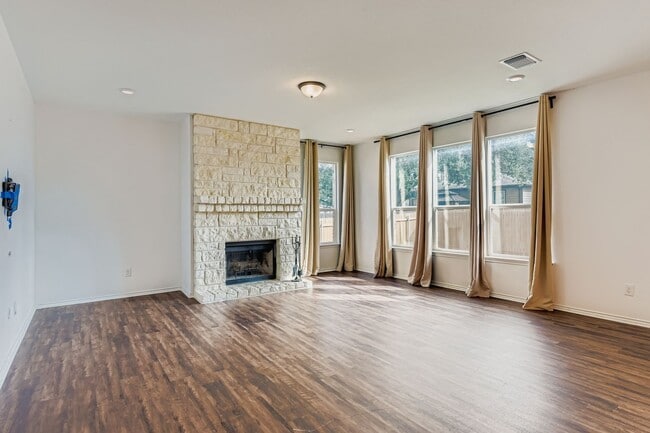 Building Photo - 716 Madalin Rue Ct