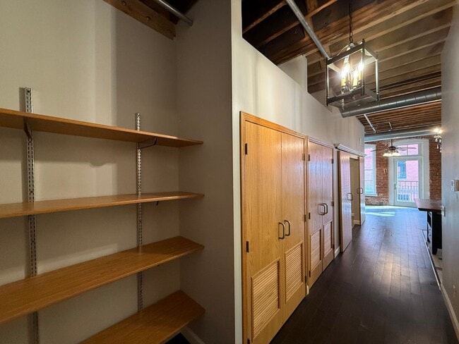 Building Photo - Bonnie Jean Flats