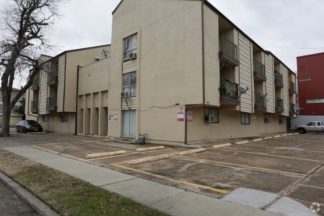 Primary Photo - Knight Street Apartments