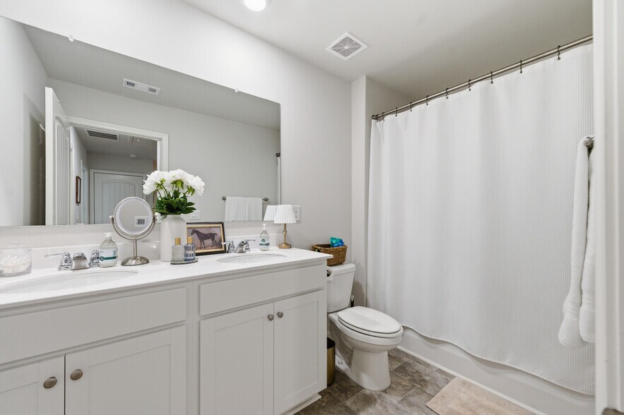 Building Photo - 503 Stoneybrook Dr