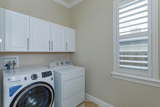 Building Photo - Modern Style Winter Park Home