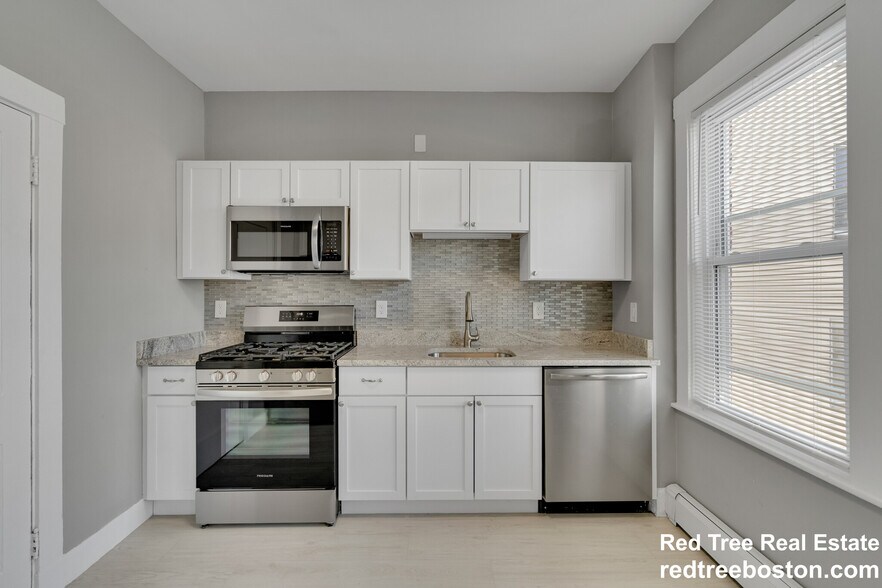 Building Photo - 142 Sutherland Rd