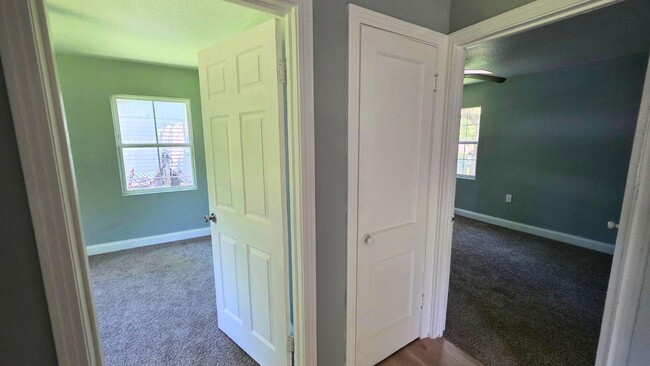 Building Photo - 502 Azalea Dr