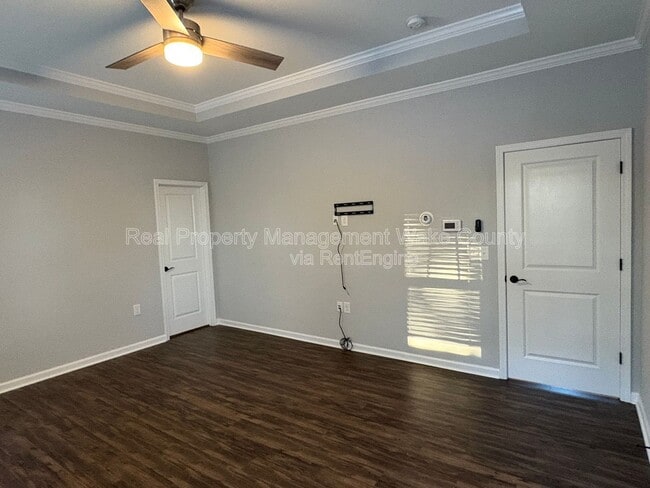 Building Photo - 1664 Highpoint St