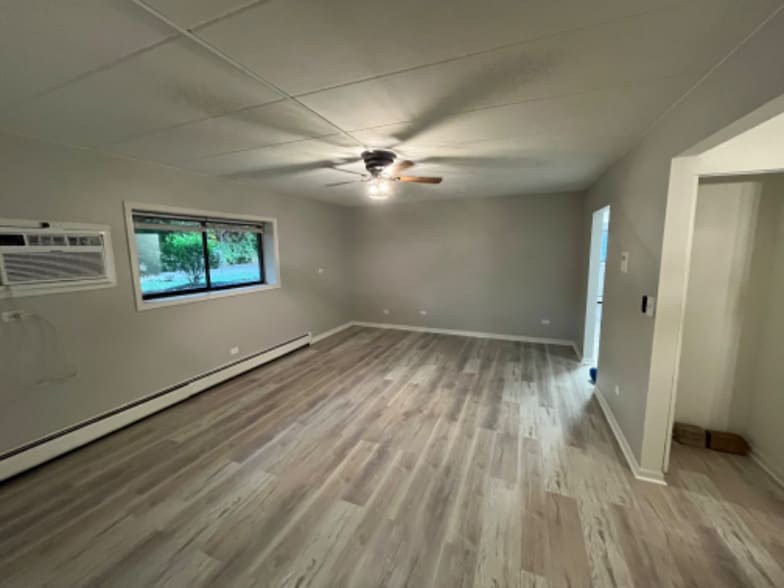 Building Photo - 154 E Bailey Rd