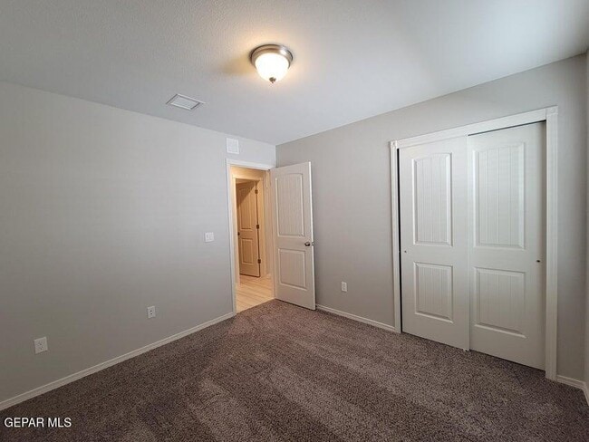 Building Photo - 15017 Dream Ct