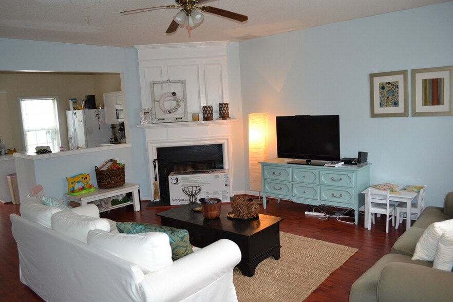 Building Photo - 1080 Whitestone Rdg