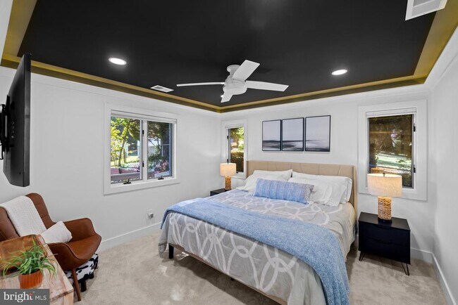 Building Photo - 5510 Beach Dr