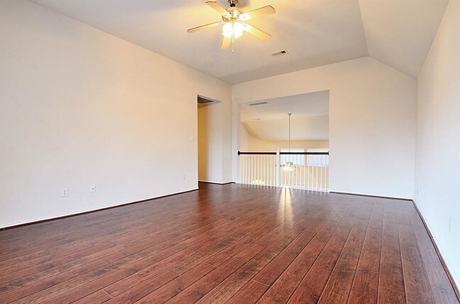 Building Photo - 20919 Field Manor Ln