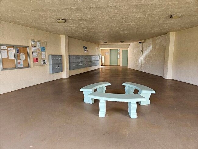 Building Photo - 300 Village Green Cir S