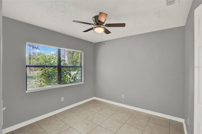 Building Photo - 1220 Morin St