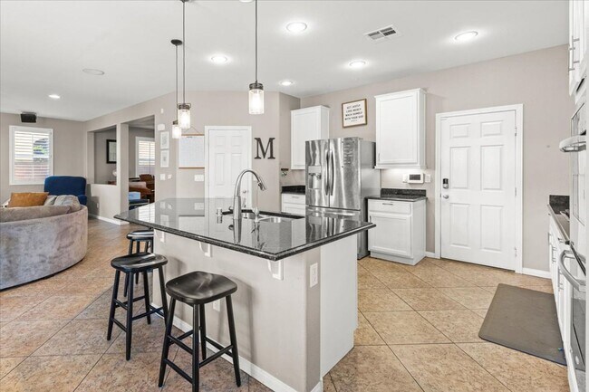 Building Photo - 3 bedroom Home in Summerlin with a Large B...