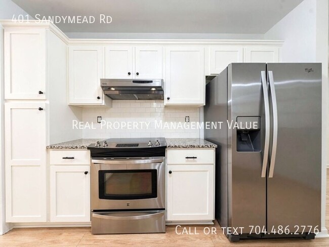 Building Photo - 401 Sandymead Rd
