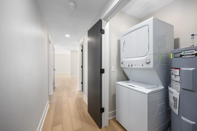 Building Photo - 501.5 W 17th St