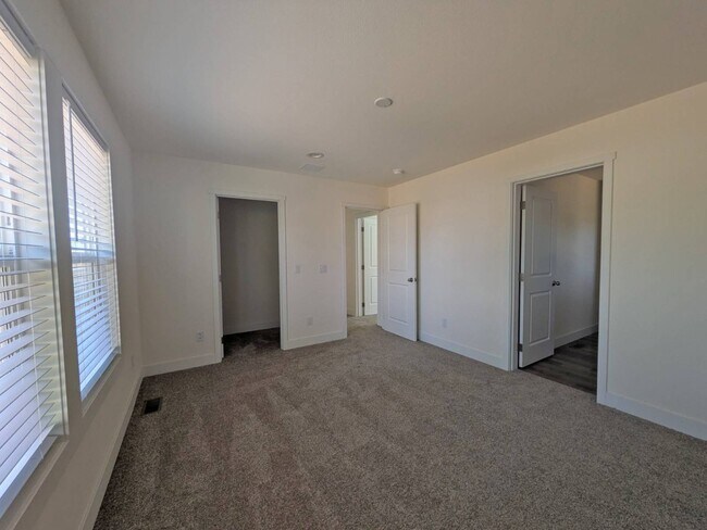 Building Photo - 6656 Pentz Rd