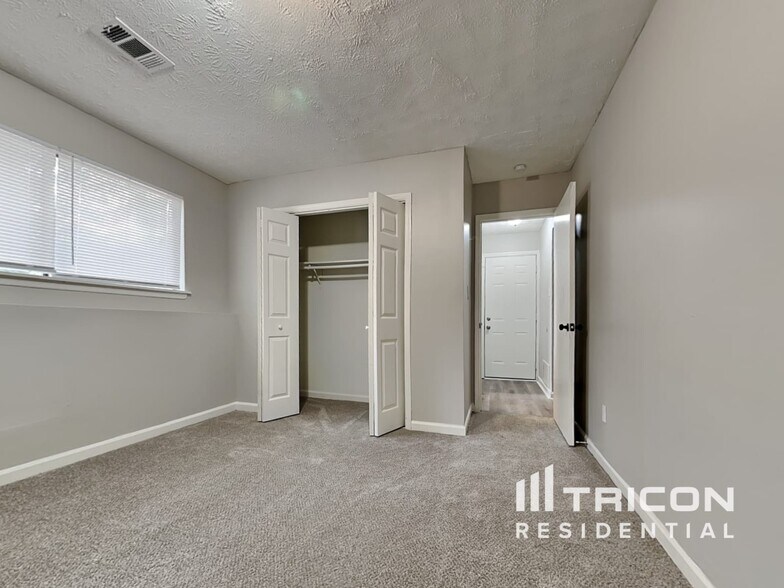 Building Photo - 3946 McGill Dr