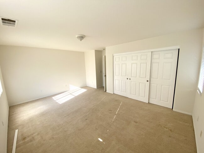 Building Photo - 1886 Spring White Rd