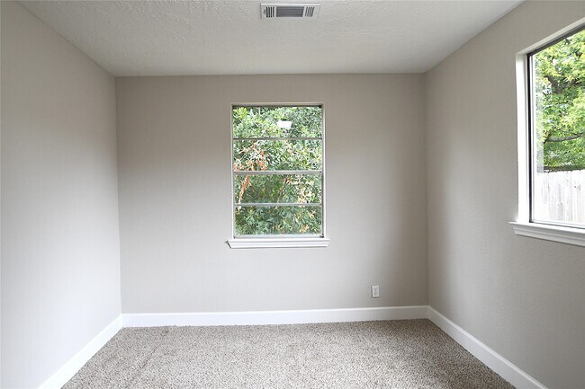 Building Photo - 8535 Tilgham St