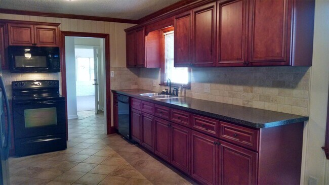 Building Photo - 4018 Avera Ave
