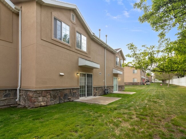 Building Photo - 1546 W Compass Pt Ln