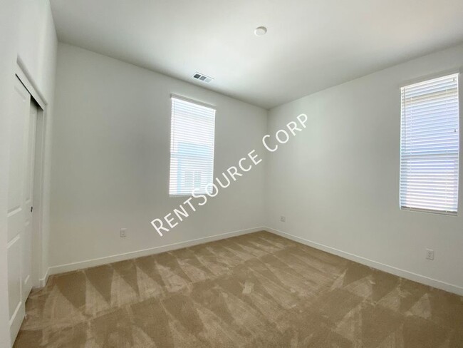 Building Photo - 3 Bedroom, 2022 New Construction Flat w/ S...