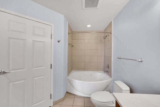 Building Photo - High Rise Studio Condo - Allue Las Vegas