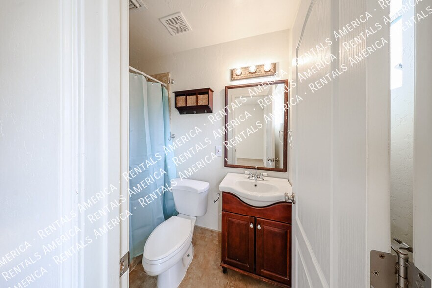 Building Photo - 3432 N 23rd Ave