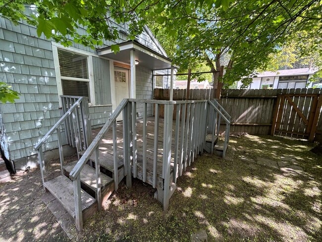Building Photo - Cute 3 Bed, 1 Bath Home in Sunset Hill!