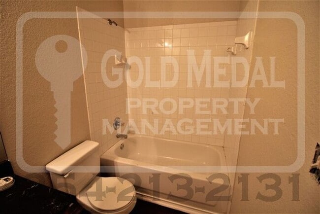 Building Photo - 3401 Barcelona Dr