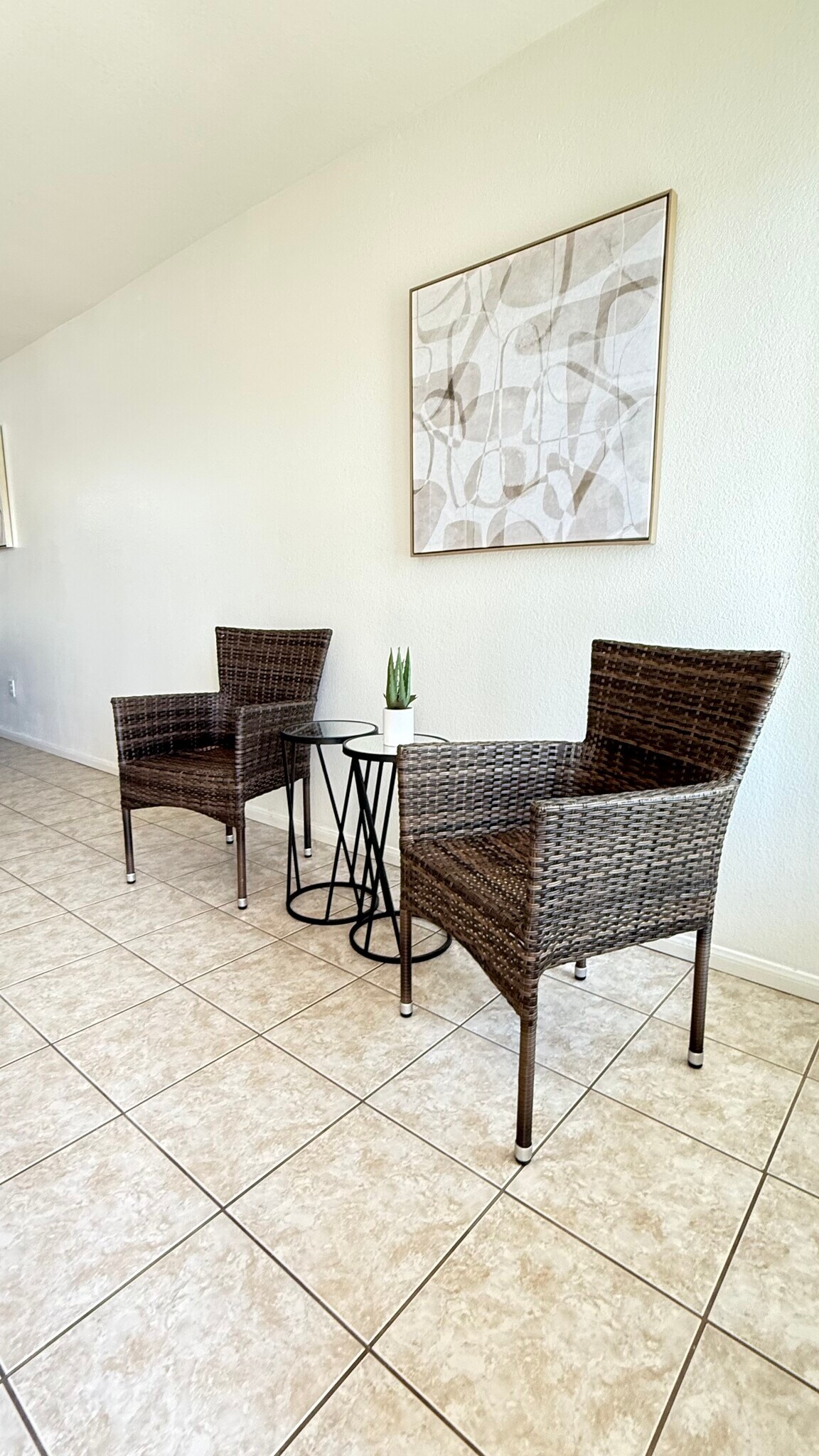 Building Photo - 241 Santa Rosa Dr