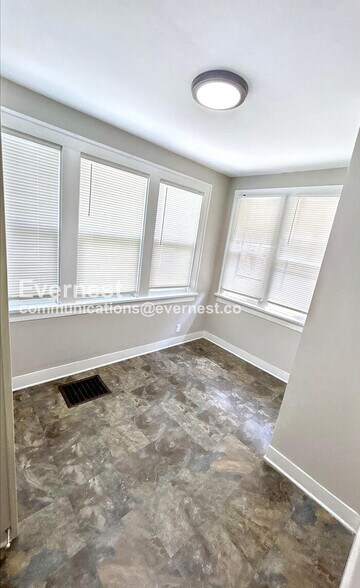 Building Photo - 3864 Marietta Dr