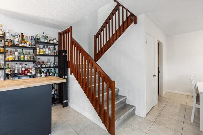 Building Photo - 4161 Forest Hill Dr