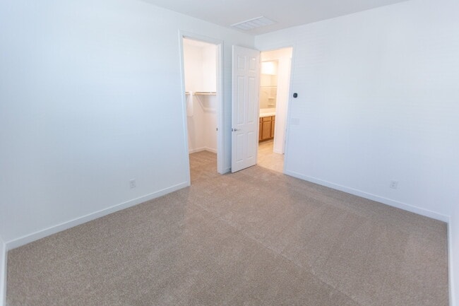 Building Photo - 23007 E Watford Dr