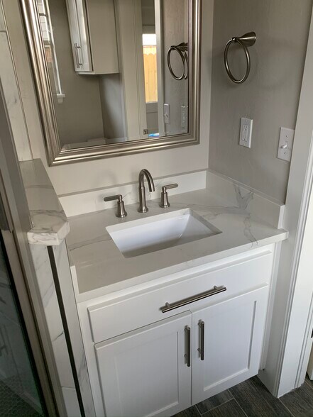 Building Photo - 217 E 30th St