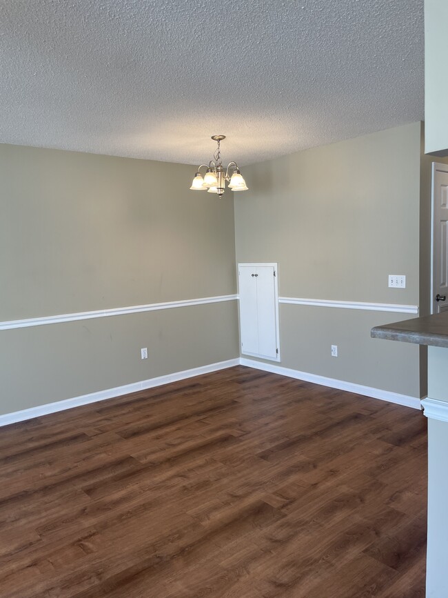 Building Photo - 231 Wakefield Way