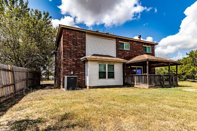 Building Photo - 1045 Stone Trail