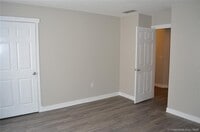 Building Photo - 140 Maple Ave