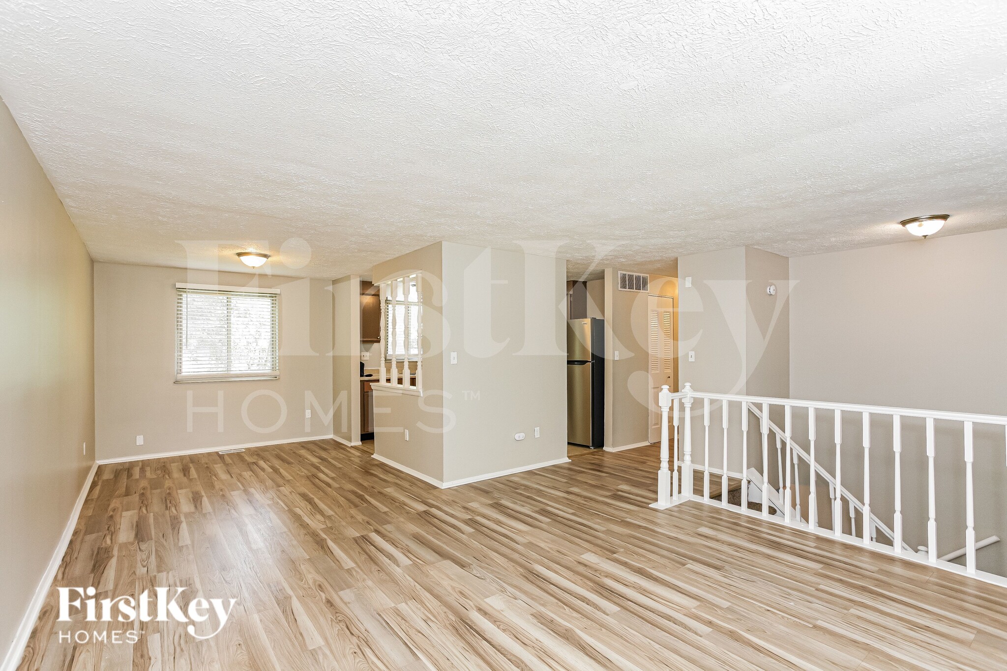 Building Photo - 910 Woodlark Dr
