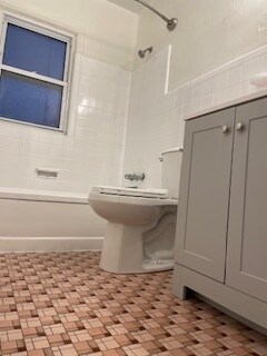 Building Photo - 196 N Hagadorn Rd