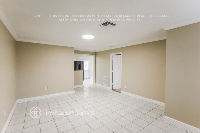 Building Photo - 617 SW 4th St