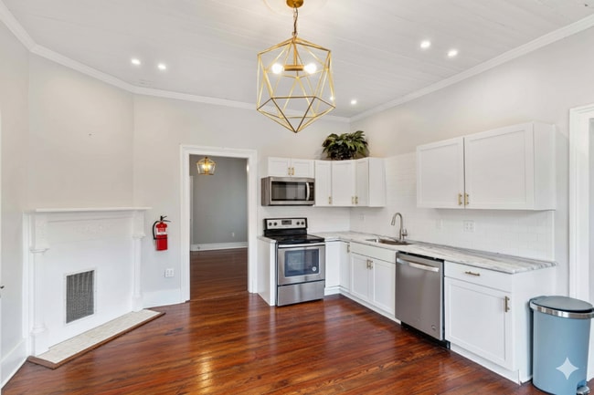 Building Photo - 2054 Walton Wy